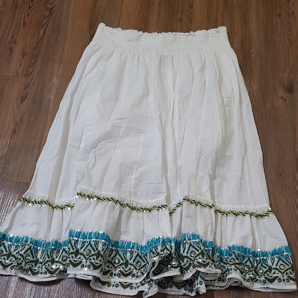 Lane Bryant White Skirt with Blue and Green Accents zise 18/20